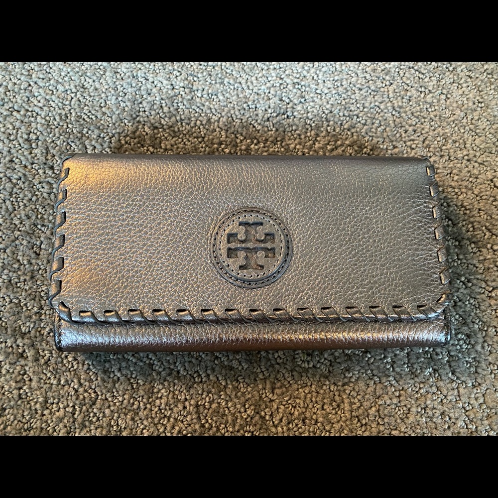 Tory Burch metallic grey/silver wallet